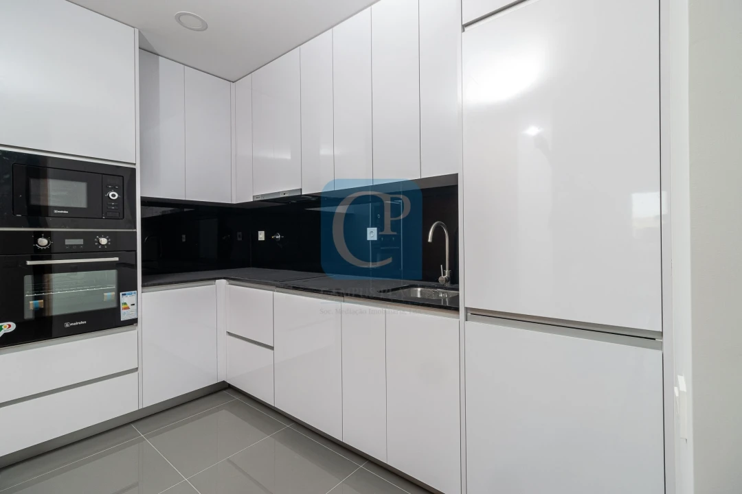 Apartamento T2 para Venda em Paranhos Foto 3