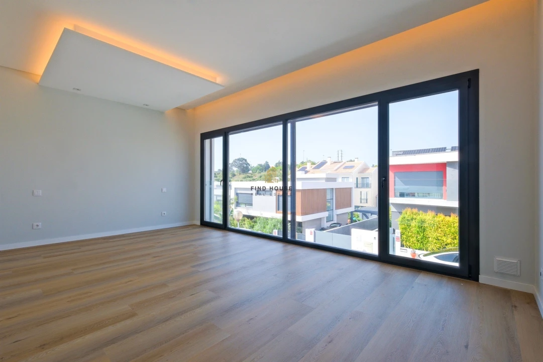 Moradia T5 para Arrendamento em Carcavelos e Parede Foto 33