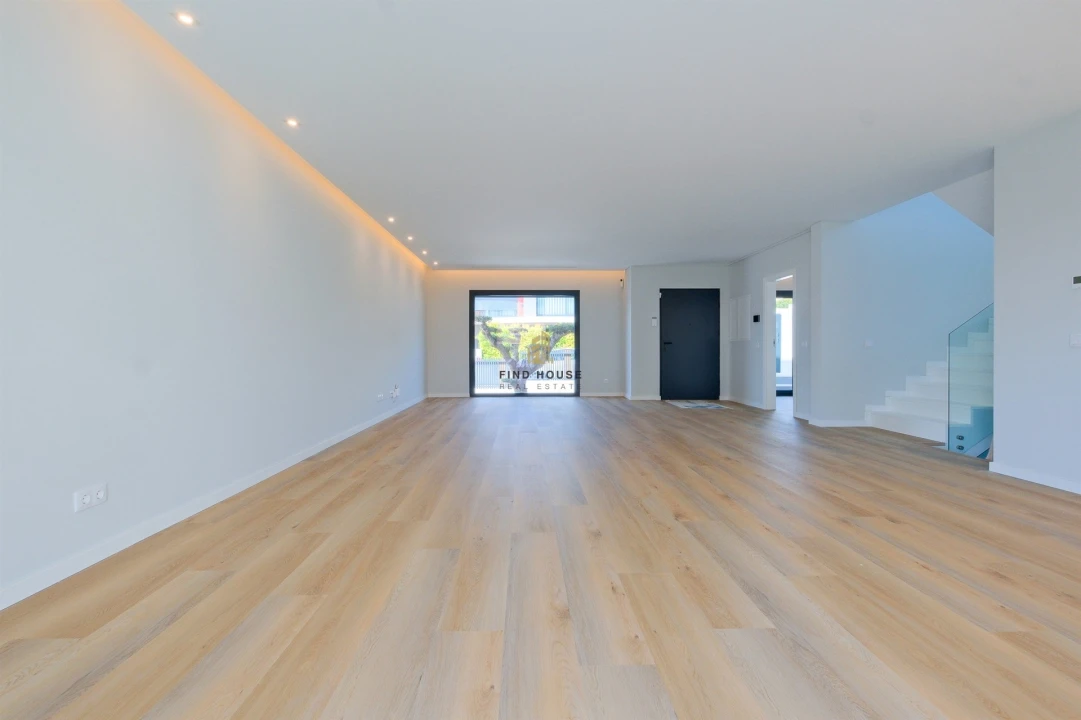 Moradia T5 para Arrendamento em Carcavelos e Parede Foto 7
