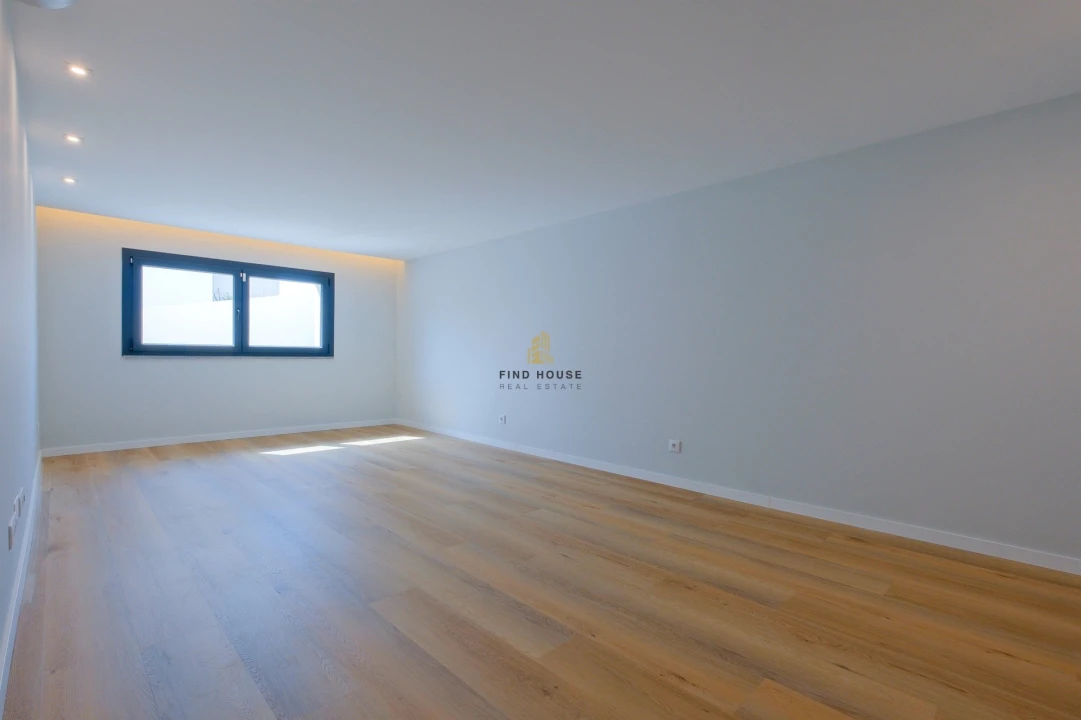 Moradia T5 para Arrendamento em Carcavelos e Parede Foto 41