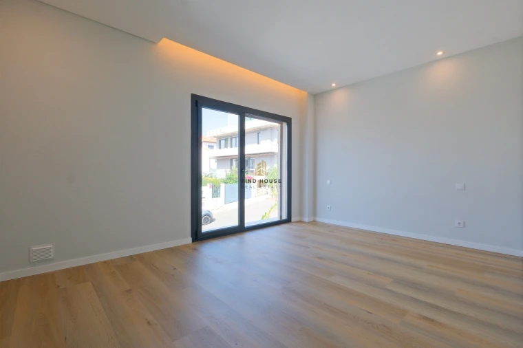 Moradia T5 para Arrendamento em Carcavelos e Parede Foto 28