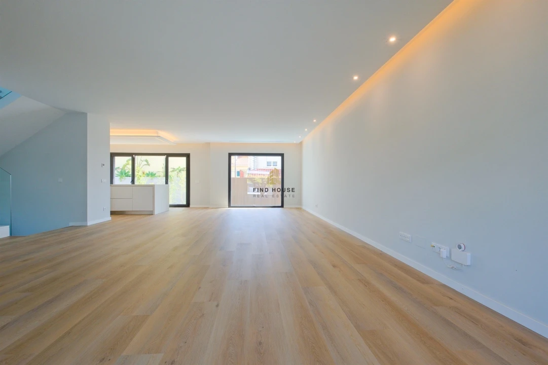 Moradia T5 para Arrendamento em Carcavelos e Parede Foto 6
