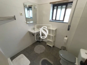 Apartamento T3 para Venda em Sé, Santa Maria e Meixedo