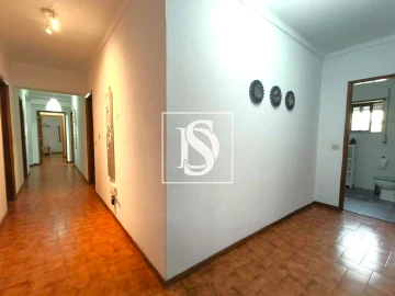Apartamento T3 para Venda em Sé, Santa Maria e Meixedo