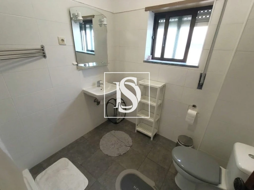 Apartamento T3 para Venda em Sé, Santa Maria e Meixedo Foto 9