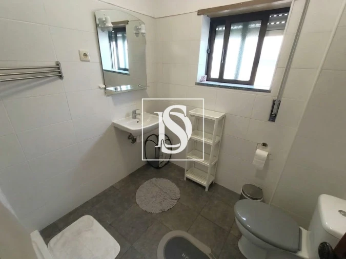 Apartamento T3 para Venda em Sé, Santa Maria e Meixedo Foto 9