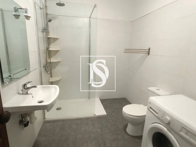 Apartamento T3 para Venda em Sé, Santa Maria e Meixedo Foto 8