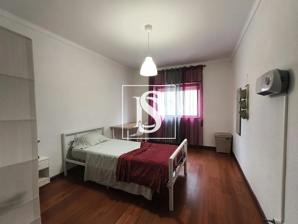 Apartamento T3 para Venda em Sé, Santa Maria e Meixedo Foto 10