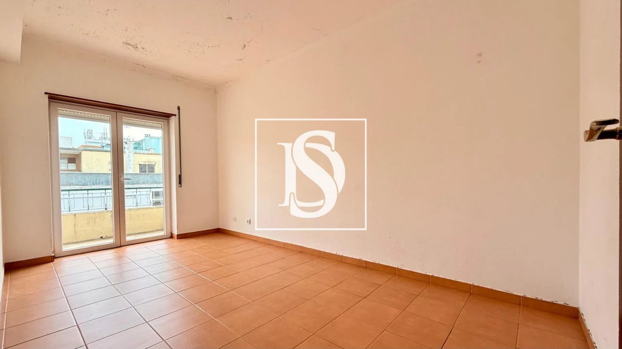 Apartamento T3 para Venda em Almada, Cova da Piedade, Pragal e Cacilhas Foto 2