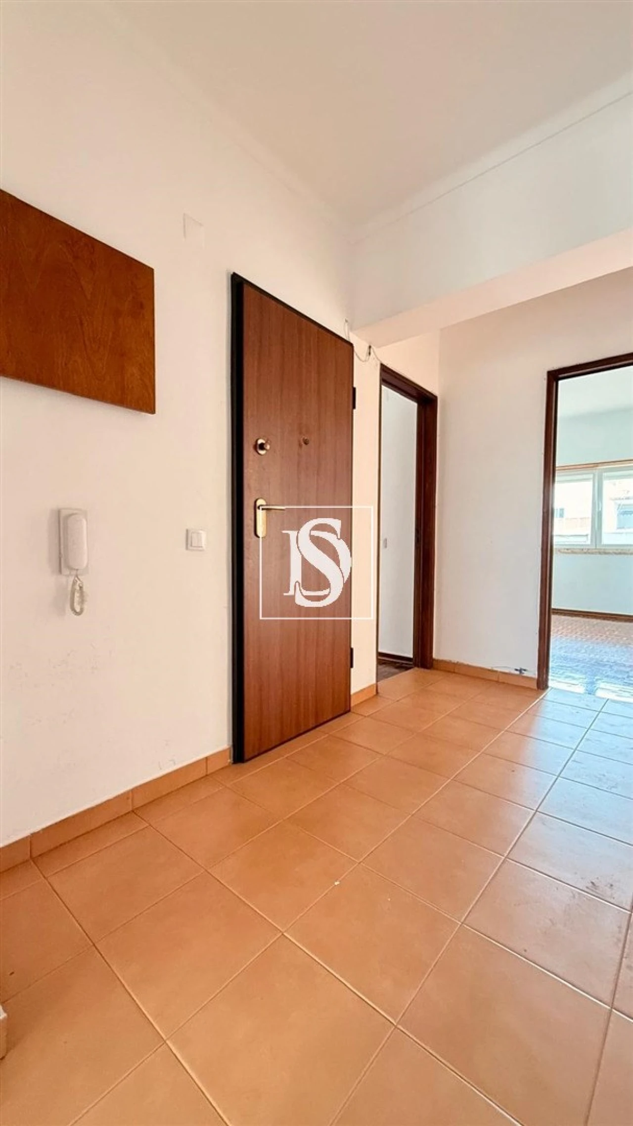 Apartamento T3 para Venda em Almada, Cova da Piedade, Pragal e Cacilhas Foto 3