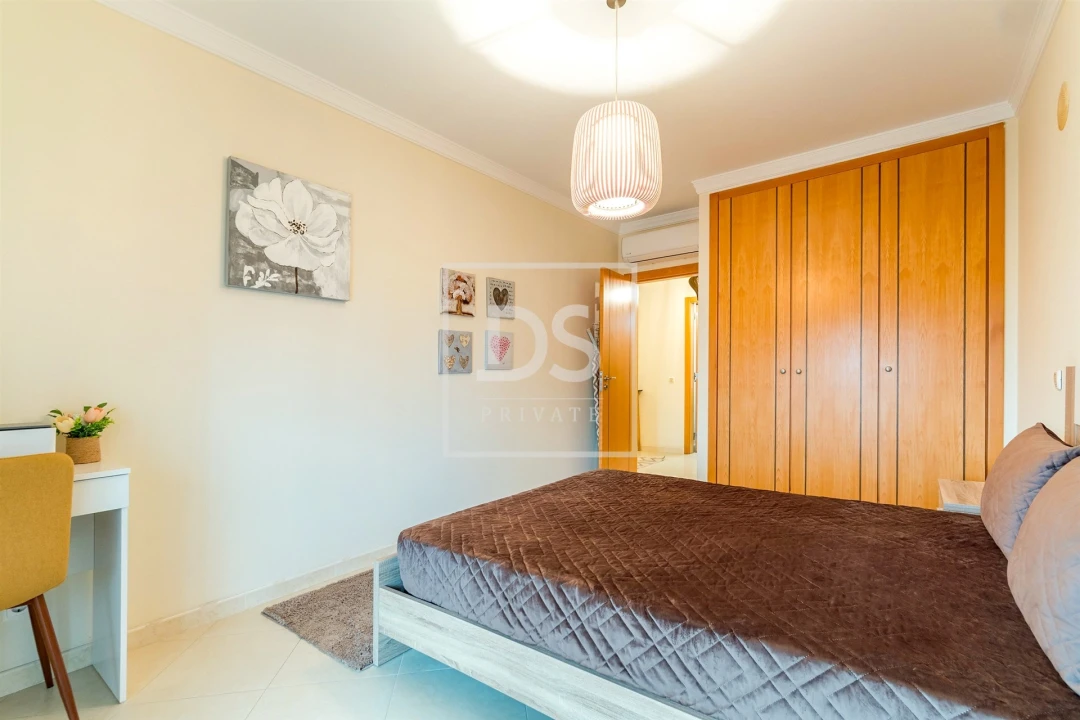 Apartamento T2 para Venda em Portimão Foto 14