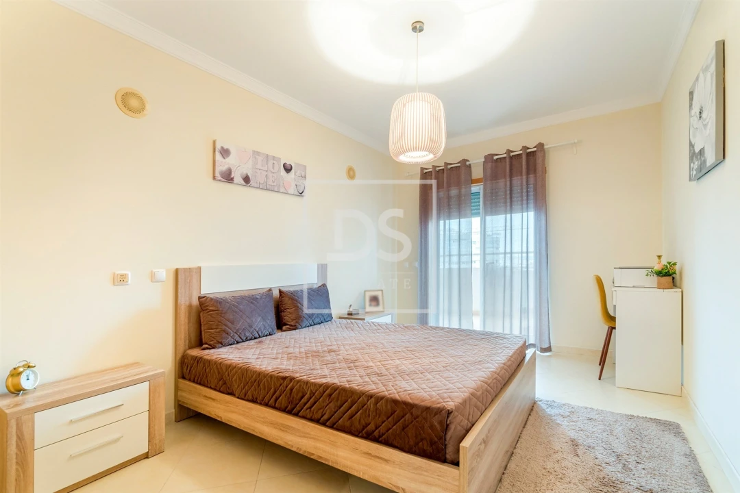 Apartamento T2 para Venda em Portimão Foto 12