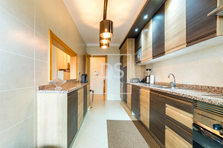 Apartamento T2 para Venda em Portimão Foto 9