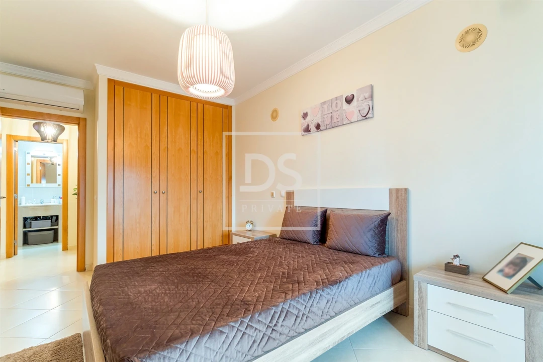 Apartamento T2 para Venda em Portimão Foto 15