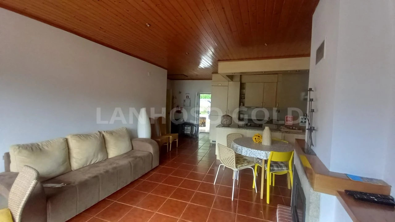 Moradia T2 para Venda em Venda Nova e Pondras Foto 3