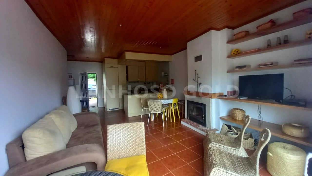 Moradia T2 para Venda em Venda Nova e Pondras Foto 5
