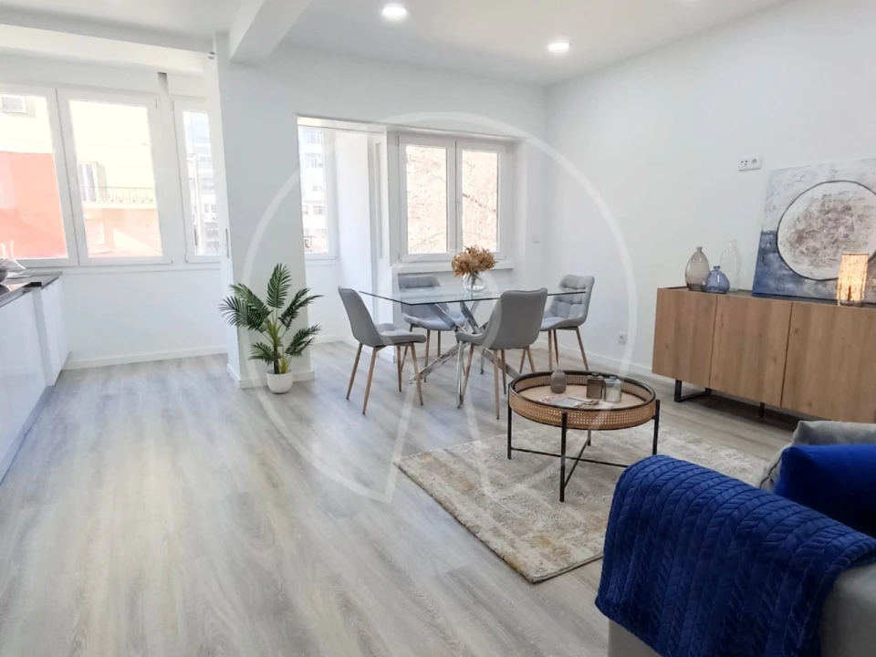 Apartamento T3 para Venda em São Domingos de Benfica Foto 2