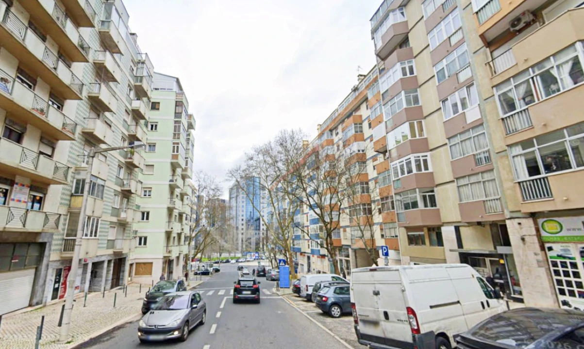 Apartamento T3 para Venda em São Domingos de Benfica Foto 1