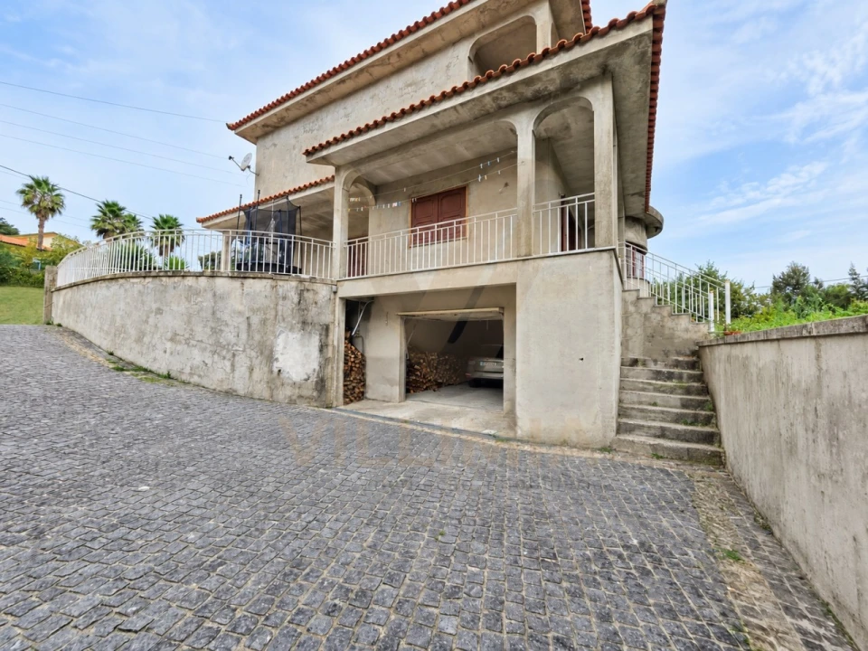 Moradia T4 para Venda em Rebordões (Santa Maria) Foto 38