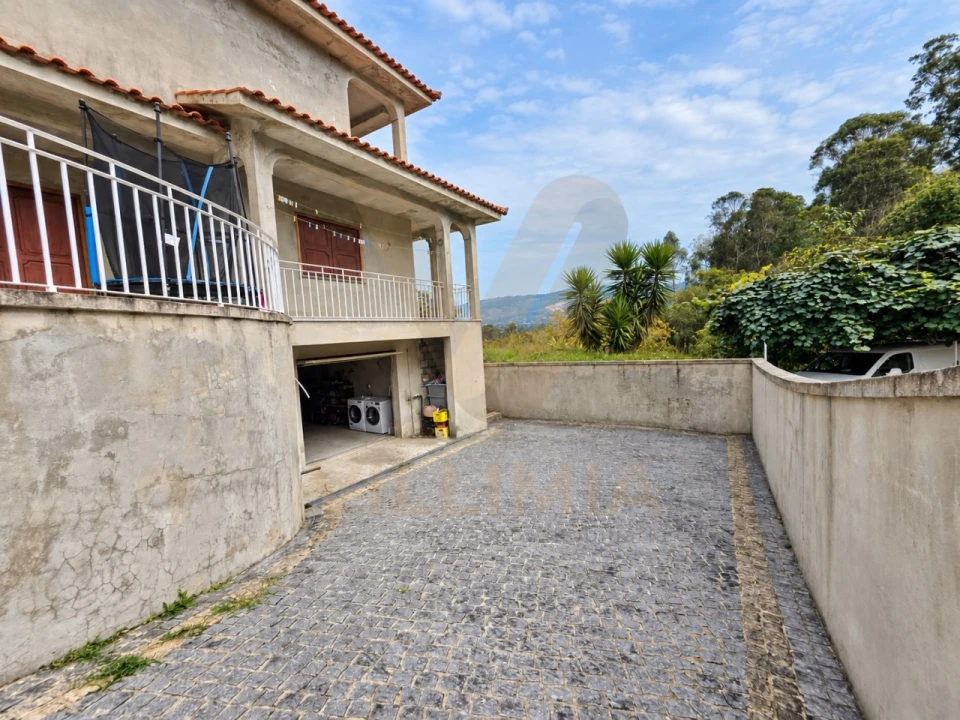Moradia T4 para Venda em Rebordões (Santa Maria) Foto 39