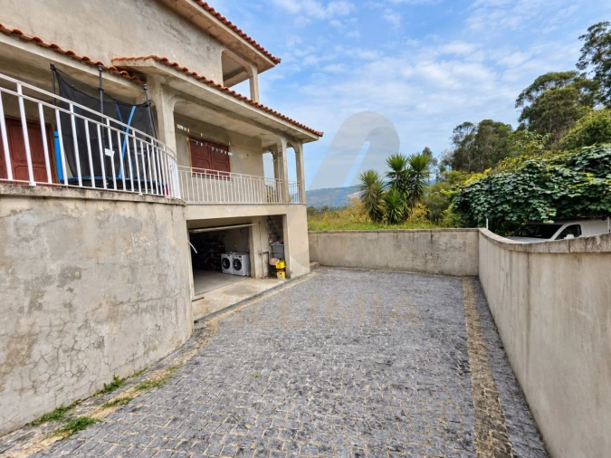 Moradia T4 para Venda em Rebordões (Santa Maria) Foto 39