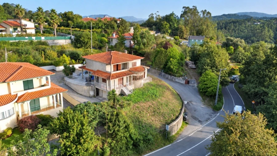Moradia T4 para Venda em Rebordões (Santa Maria) Foto 43