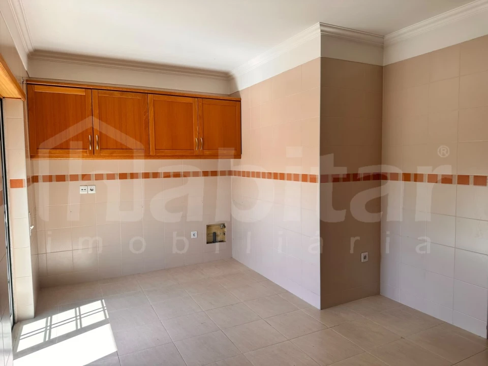 Apartamento T4 para Venda em Benavente Foto 4