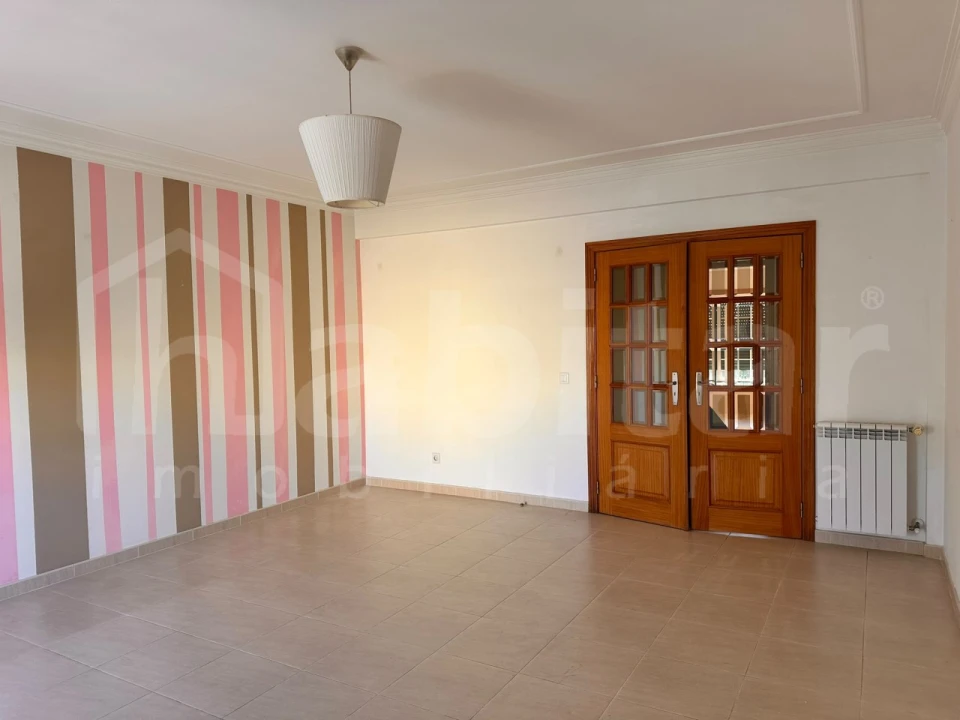 Apartamento T4 para Venda em Benavente Foto 8