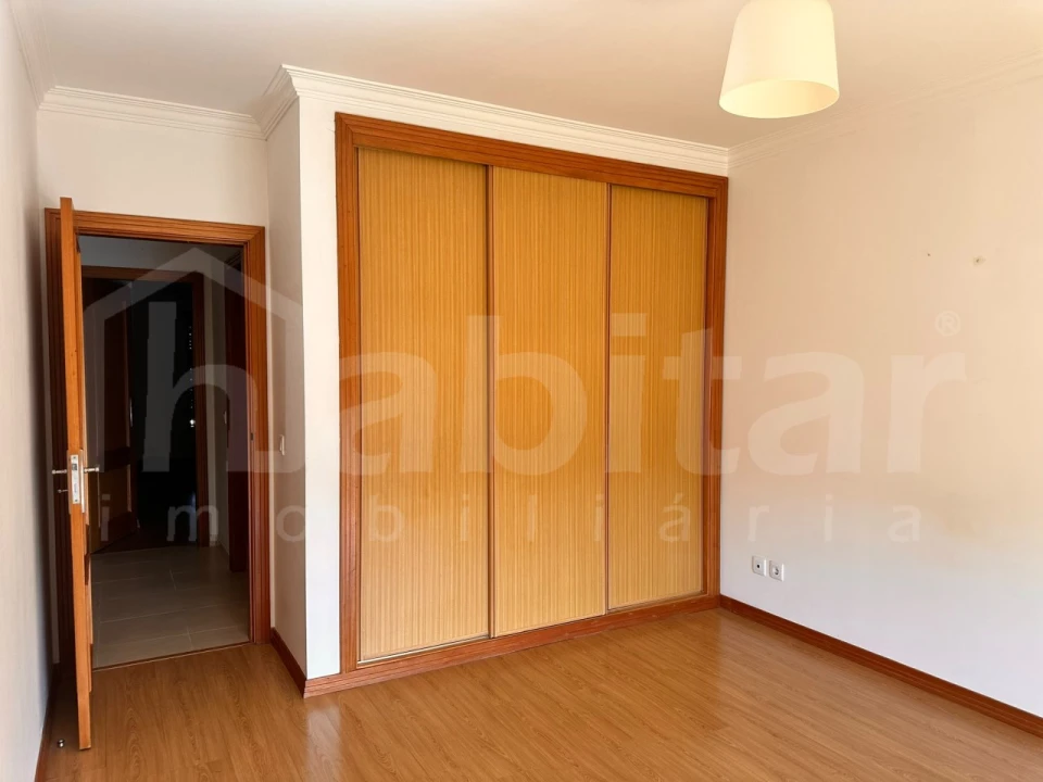 Apartamento T4 para Venda em Benavente Foto 11
