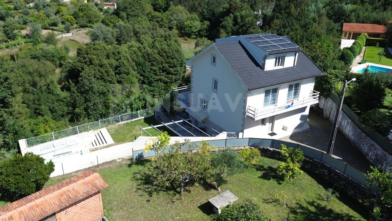 Moradia T4 para Venda em Argela Foto 3