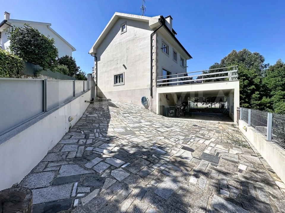 Moradia T4 para Venda em Argela Foto 40