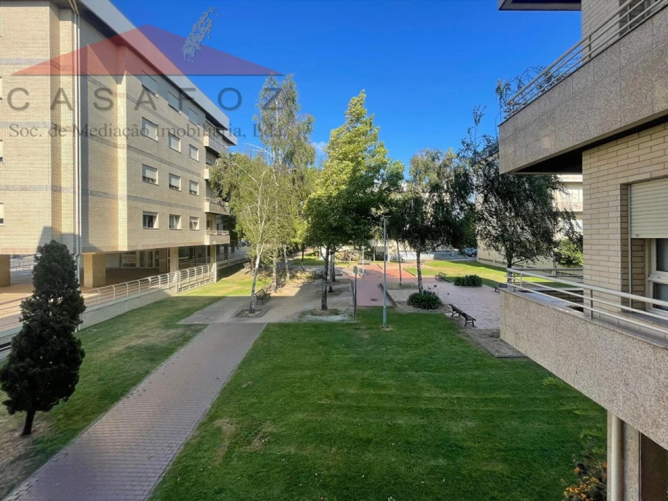 Apartamento T4 para Arrendamento em Ramalde Foto 35