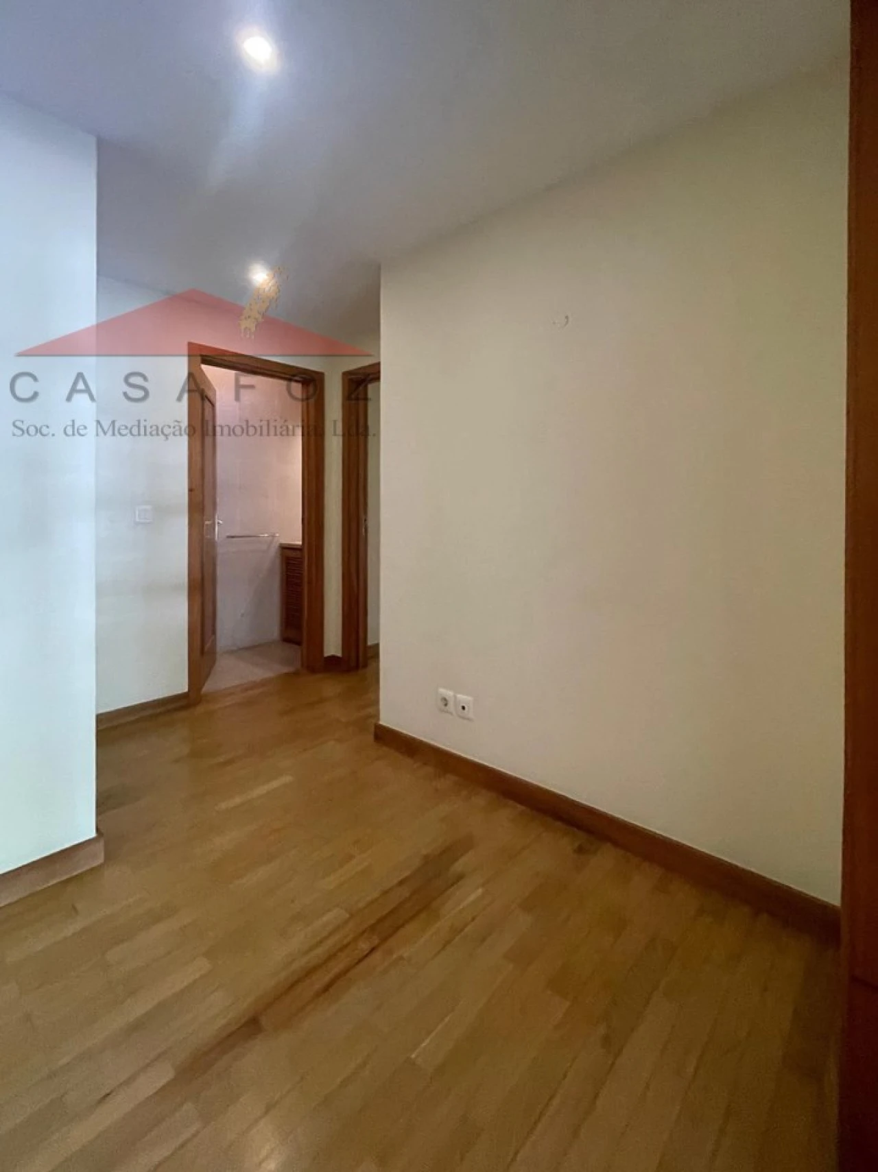 Apartamento T4 para Arrendamento em Ramalde Foto 15