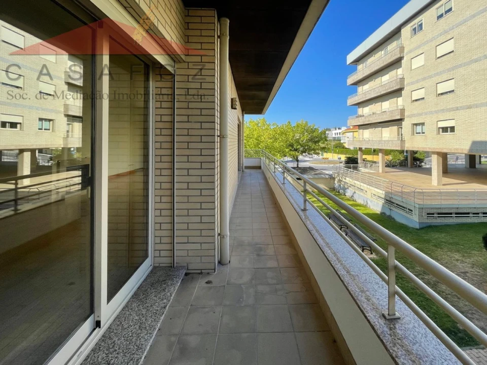 Apartamento T4 para Arrendamento em Ramalde Foto 5