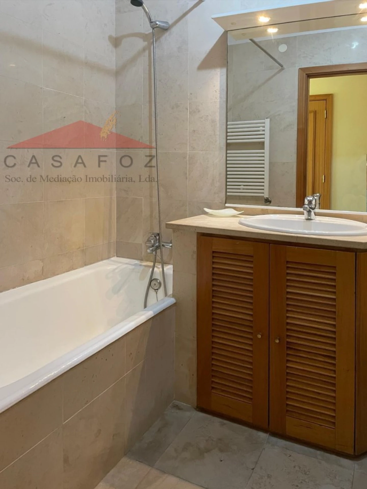 Apartamento T4 para Arrendamento em Ramalde Foto 24