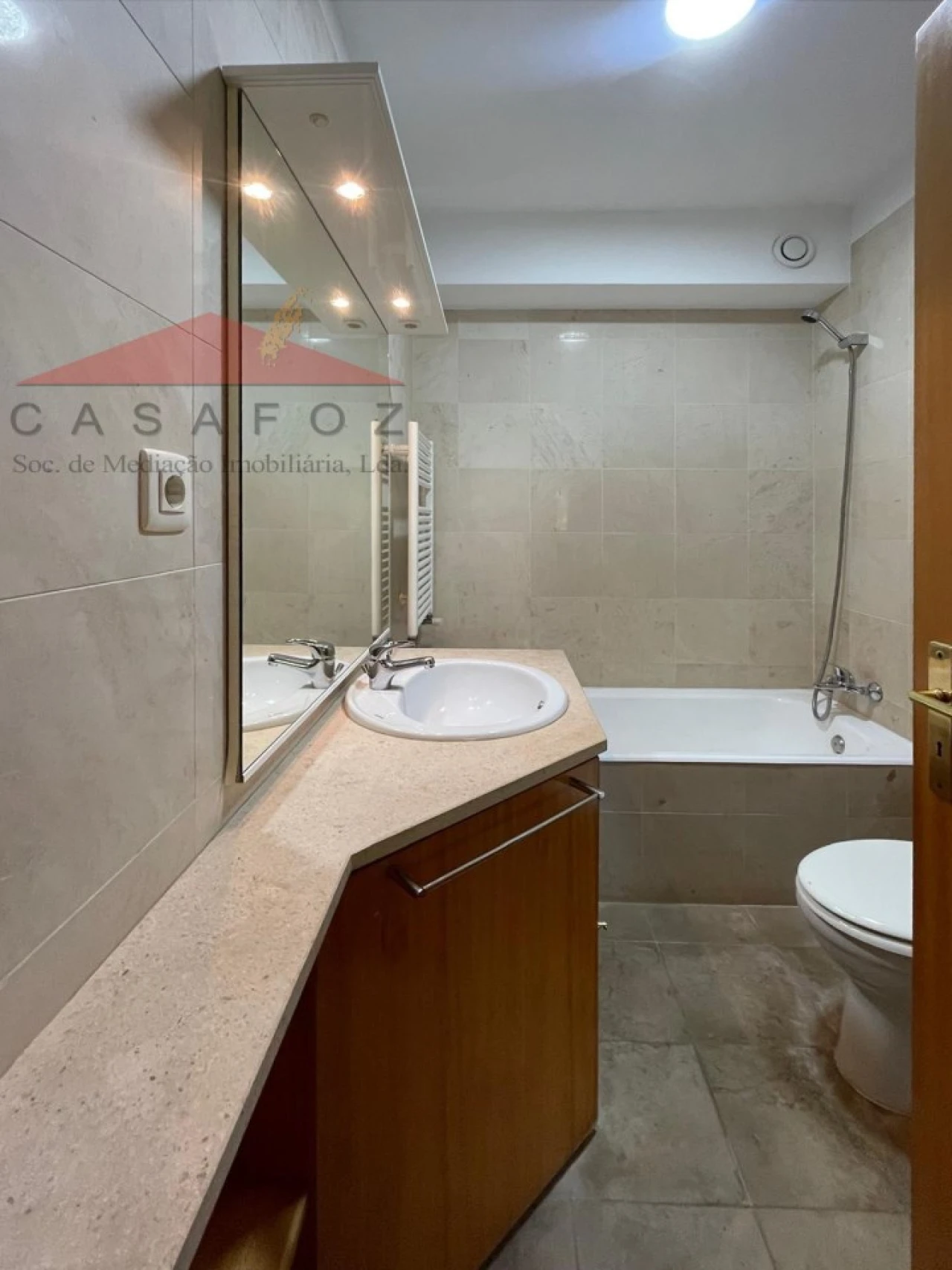 Apartamento T4 para Arrendamento em Ramalde Foto 31