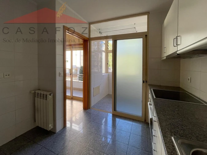 Apartamento T4 para Arrendamento em Ramalde Foto 10