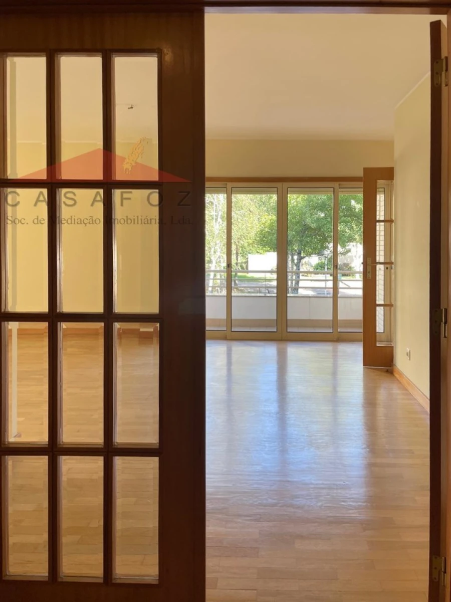 Apartamento T4 para Arrendamento em Ramalde Foto 13