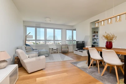 Apartamento T3 para Venda em Oeiras e São Julião da Barra, Paço de Arcos e Caxias