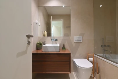 Apartamento T3 para Venda em Oeiras e São Julião da Barra, Paço de Arcos e Caxias