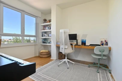 Apartamento T3 para Venda em Oeiras e São Julião da Barra, Paço de Arcos e Caxias