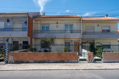 Moradia T5 para Venda em Algueirão-Mem Martins