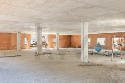 Armazém para Venda em Alverca do Ribatejo e Sobralinho