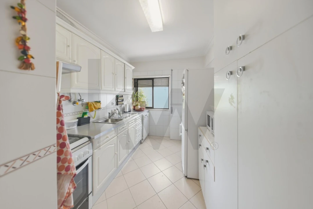 Apartamento T1 para Venda em Carnaxide e Queijas Foto 3