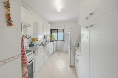 Apartamento T1 para Venda em Carnaxide e Queijas
