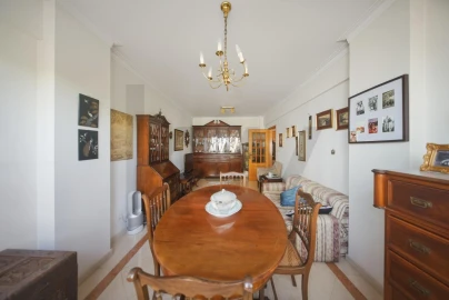 Apartamento T1 para Venda em Carnaxide e Queijas