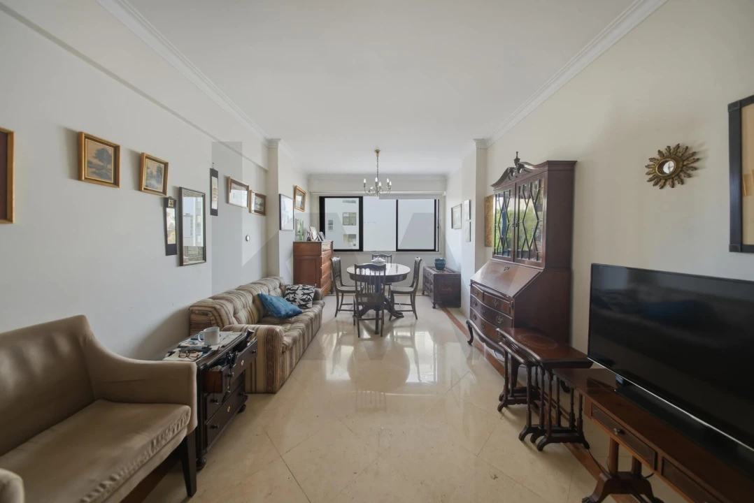 Apartamento T1 para Venda em Carnaxide e Queijas Foto 1