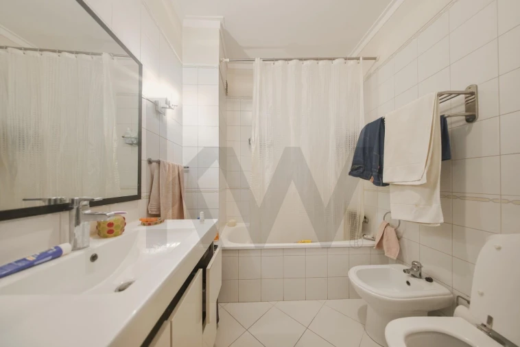 Apartamento T1 para Venda em Carnaxide e Queijas Foto 8