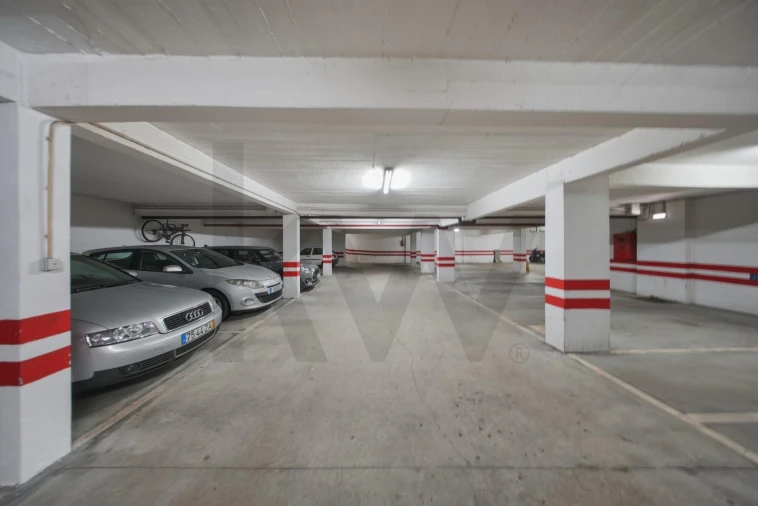 Apartamento T1 para Venda em Carnaxide e Queijas Foto 10