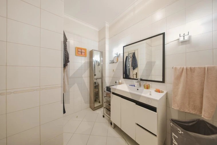 Apartamento T1 para Venda em Carnaxide e Queijas Foto 9